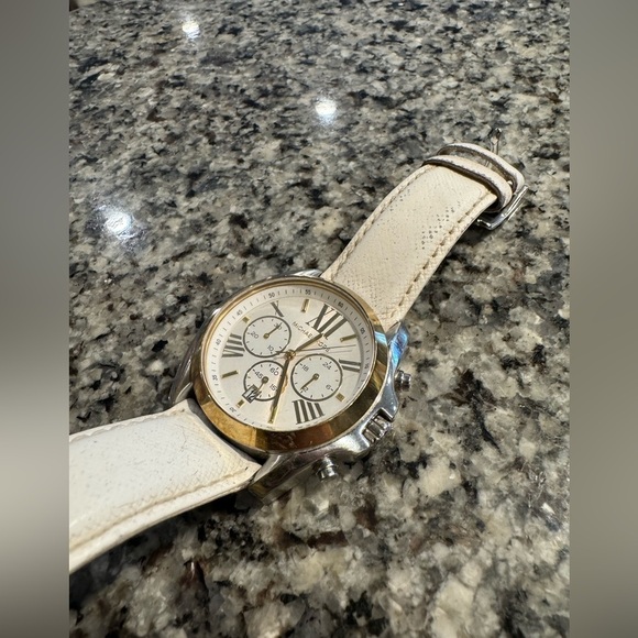 Michael Kors Watch - Picture 6 of 11
